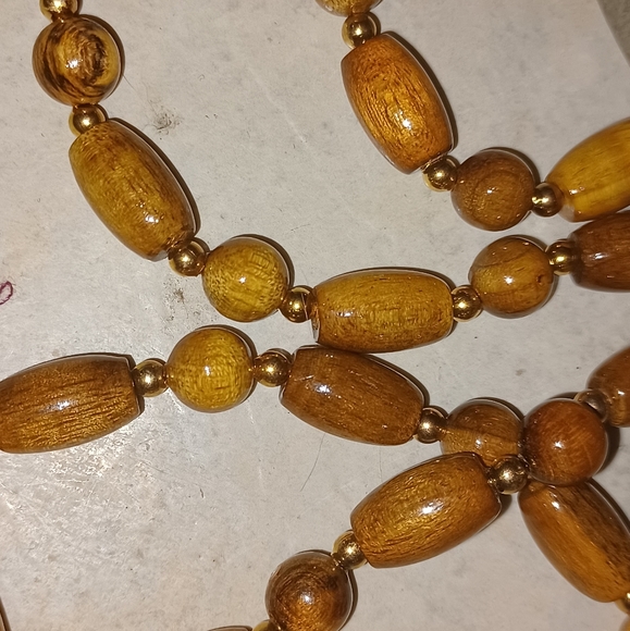 Lot of 8 wooden beaded necklaces - Picture 5 of 7